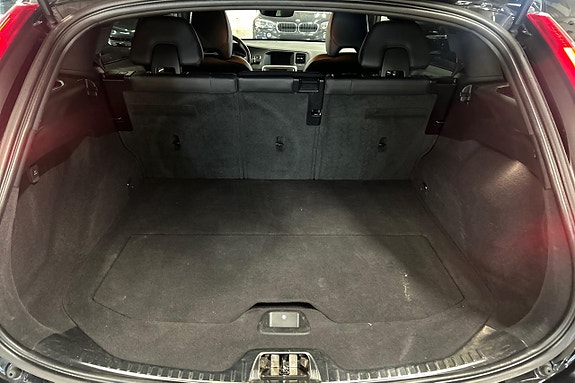 Volvo V60 Cross Country 10 of 24