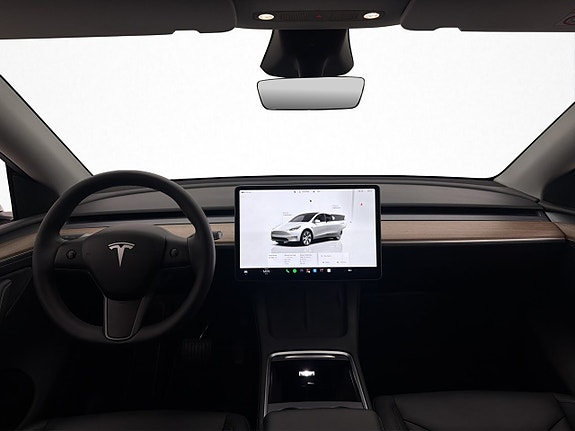 Tesla Model Y 15 of 30