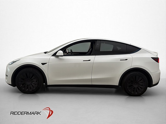 Tesla Model Y 5 of 30