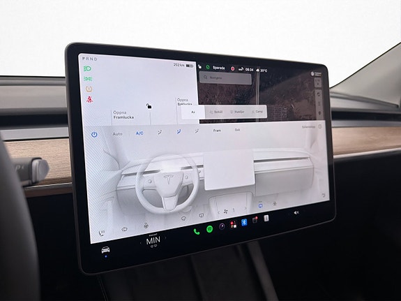 Tesla Model Y 23 of 30