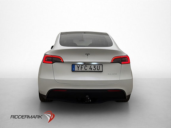Tesla Model Y 8 of 30