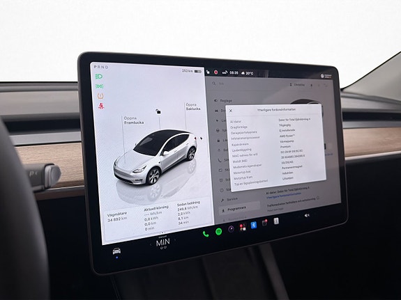Tesla Model Y 27 of 30