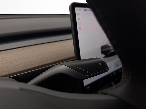 Tesla Model Y 19 of 30