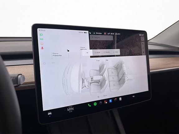 Tesla Model Y 24 of 30