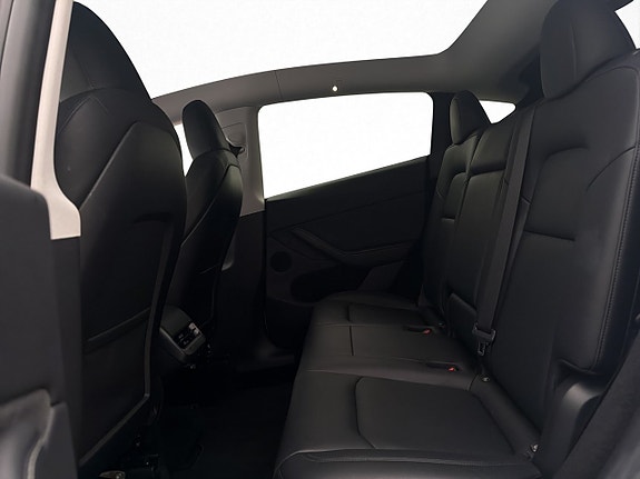 Tesla Model Y 30 of 30