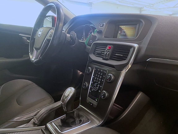 Volvo V40 12 of 15