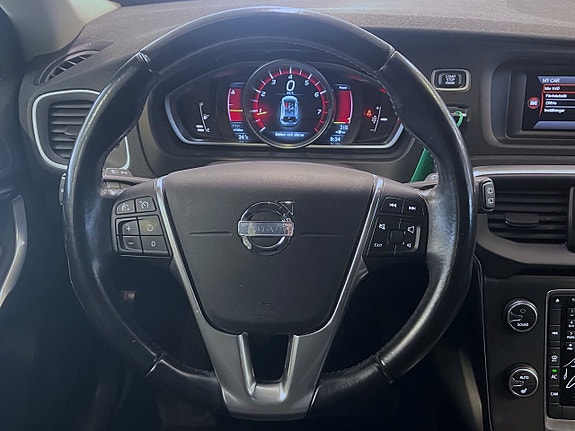 Volvo V40 9 of 15