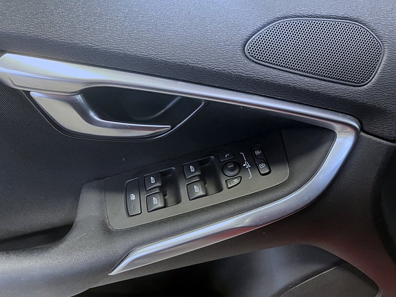 Volvo V40 7 of 15