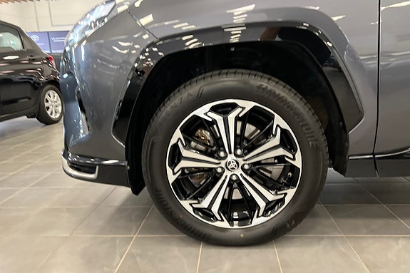 Toyota RAV4 17 of 21