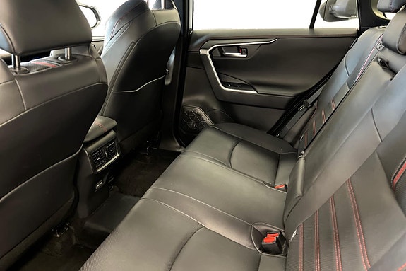 Toyota RAV4 13 of 21