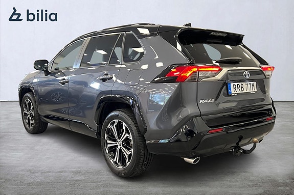 Toyota RAV4 2 of 21