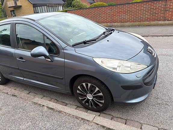 Peugeot 207 2 of 4