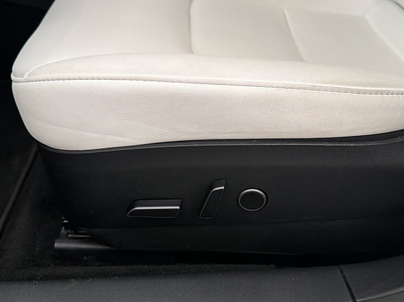 Tesla Model 3 14 of 30