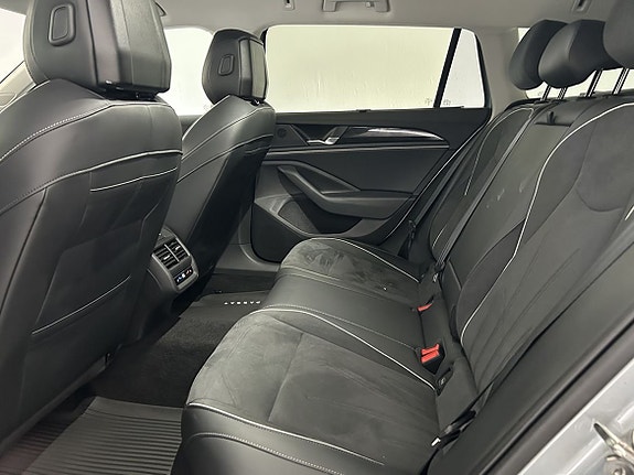 Volkswagen Passat 11 of 20