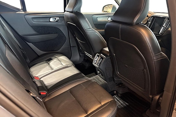 Volvo XC40 9 of 28