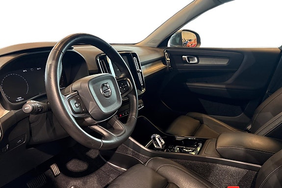 Volvo XC40 14 of 28