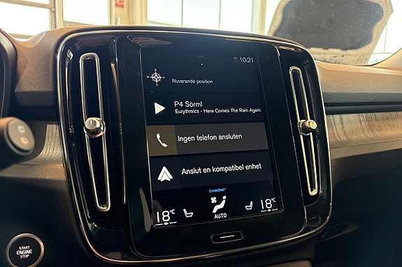 Volvo XC40 15 of 28