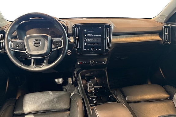 Volvo XC40 10 of 28