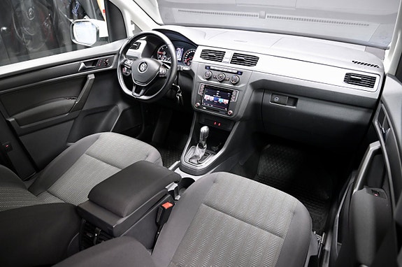 Volkswagen Caddy Maxi 12 of 23