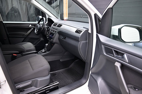 Volkswagen Caddy Maxi 11 of 23