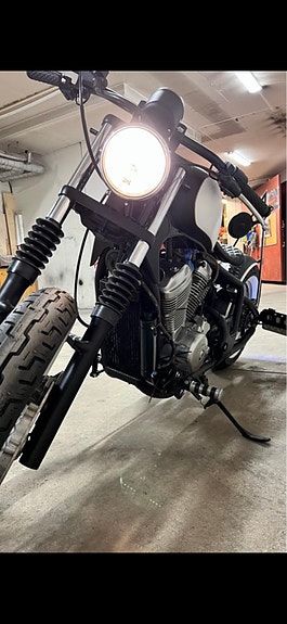 Honda VT600C Shadow 2 of 4