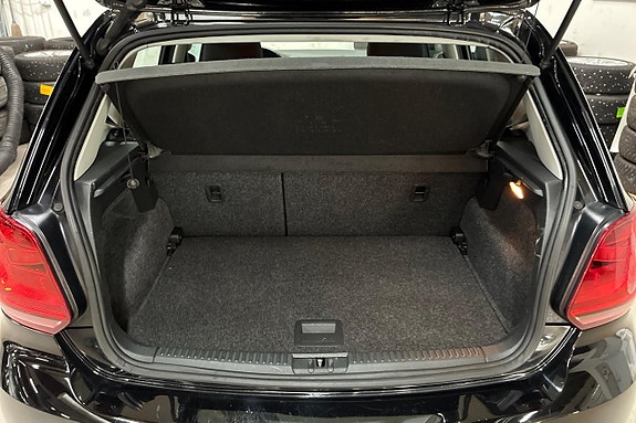 Volkswagen Polo 10 of 23
