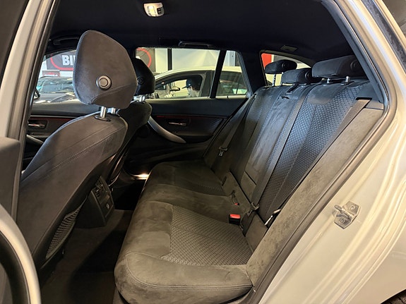 BMW 320d 25 of 27