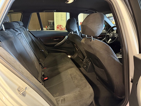 BMW 320d 24 of 27