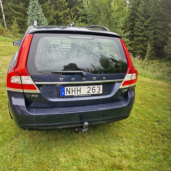 Volvo V70 7 of 12
