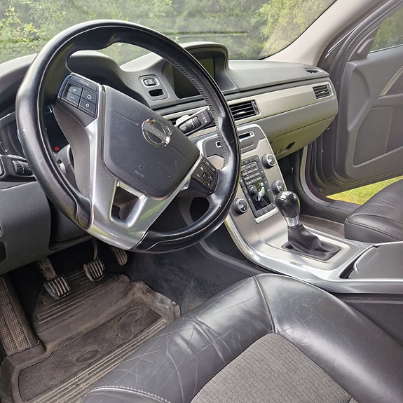 Volvo V70 6 of 12