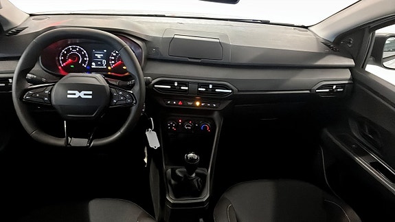 Dacia Sandero 7 of 9