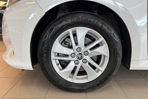 Toyota Yaris 16 of 21