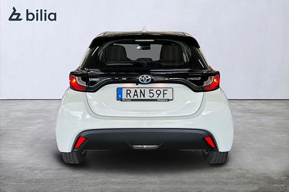 Toyota Yaris 5 of 21