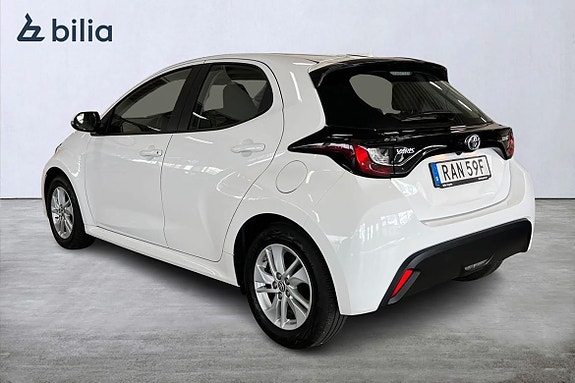 Toyota Yaris 3 of 21