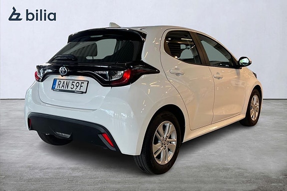 Toyota Yaris 18 of 21