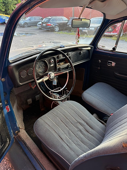 Volkswagen 1300 3 of 7