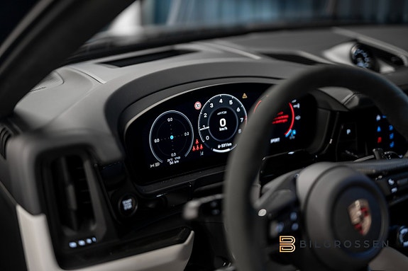 Porsche Cayenne 16 of 18
