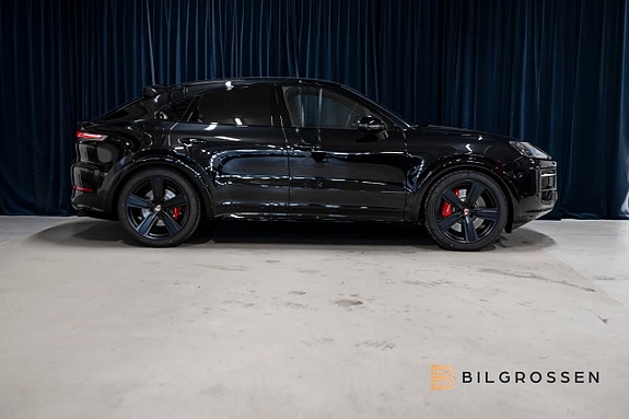 Porsche Cayenne 5 of 18