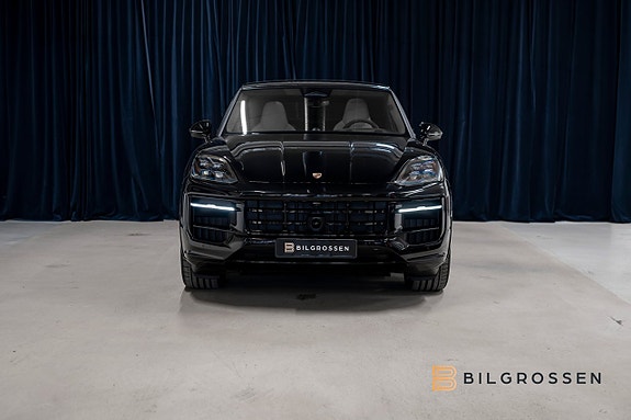 Porsche Cayenne 7 of 18