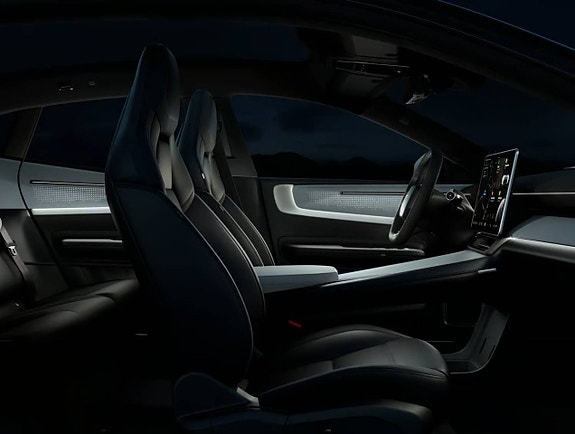 Polestar 4 8 of 12