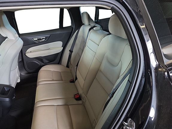 Volvo V60 Cross Country 9 of 15