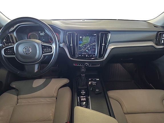 Volvo V60 Cross Country 7 of 15