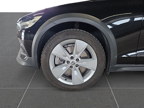 Volvo V60 Cross Country 12 of 15