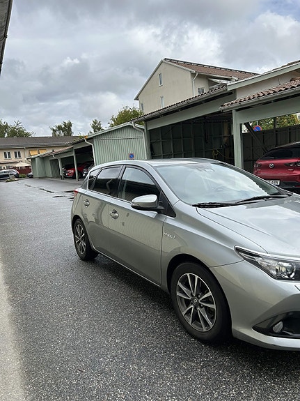 Toyota Auris 4 of 4