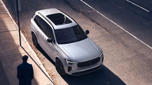 Volvo XC90 8 of 30
