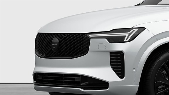 Volvo XC90 4 of 30