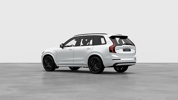 Volvo XC90 24 of 30