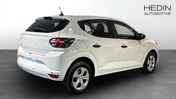Dacia Sandero 5 of 9