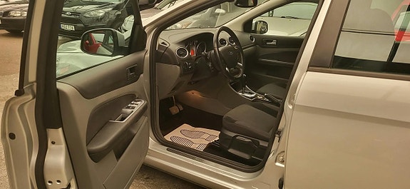 Ford Focus 10 of 24