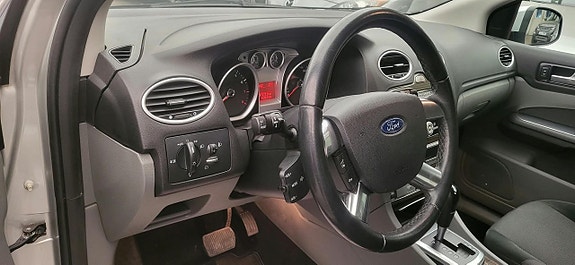 Ford Focus 14 of 24